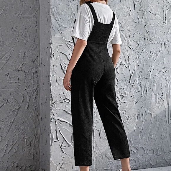 🖤SHEIN Pocket Front Corduroy Cropped Jumpsuit🖤 - Picture 2 of 4